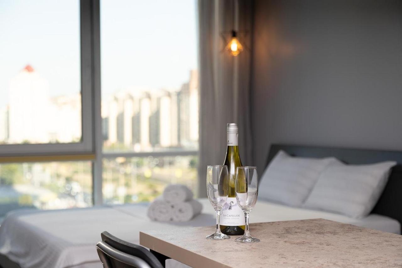 Stylish Panoramic Apartments. Smartplaza. Metro Minskaya Kijów Zewnętrze zdjęcie