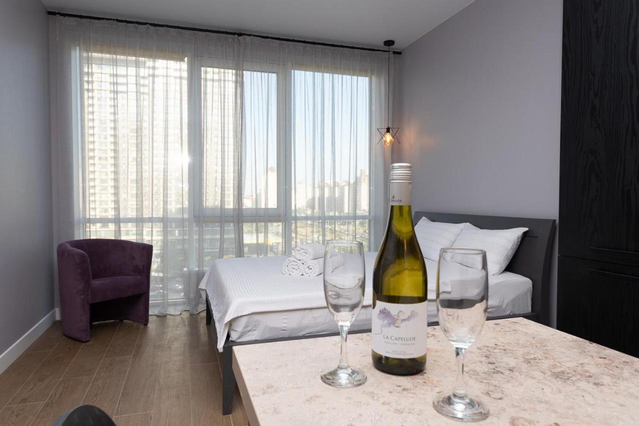 Stylish Panoramic Apartments. Smartplaza. Metro Minskaya Kijów Zewnętrze zdjęcie